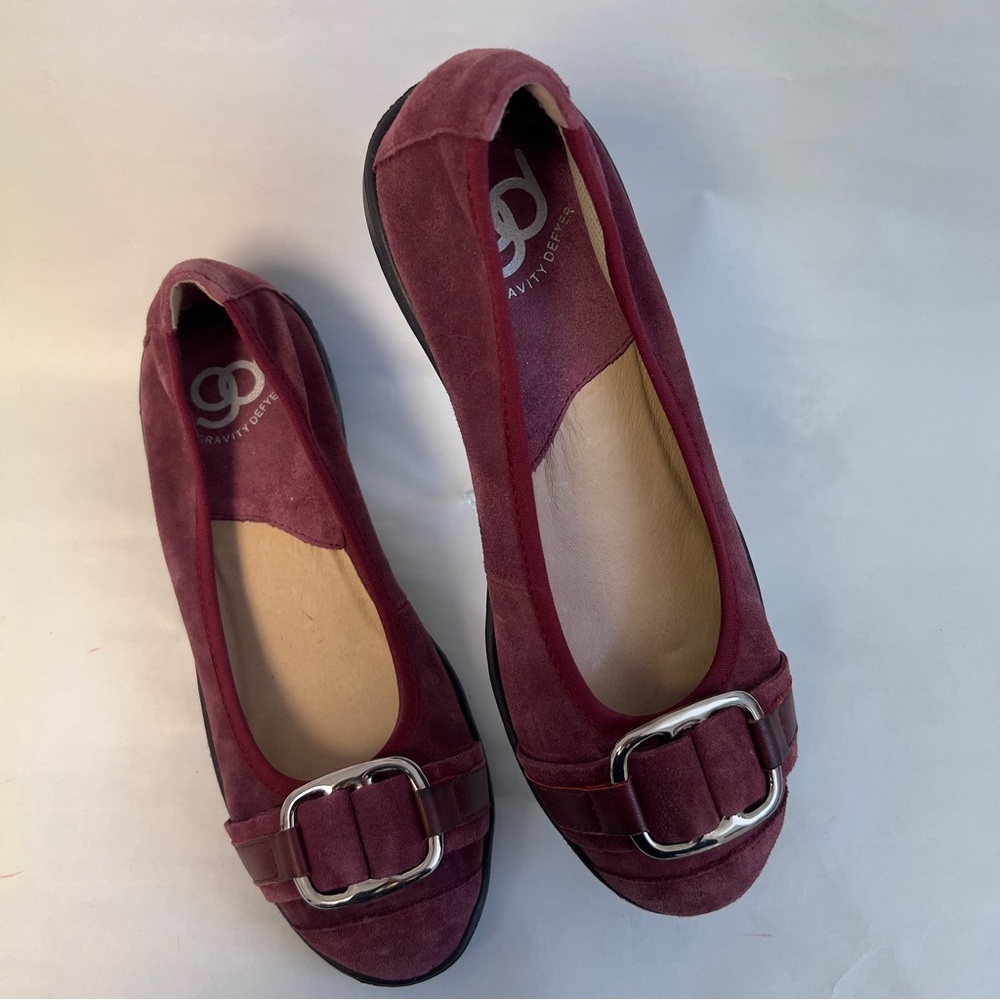 GRAVETY DEFYER Burgundy Faux Suede Flats Shoes NWR